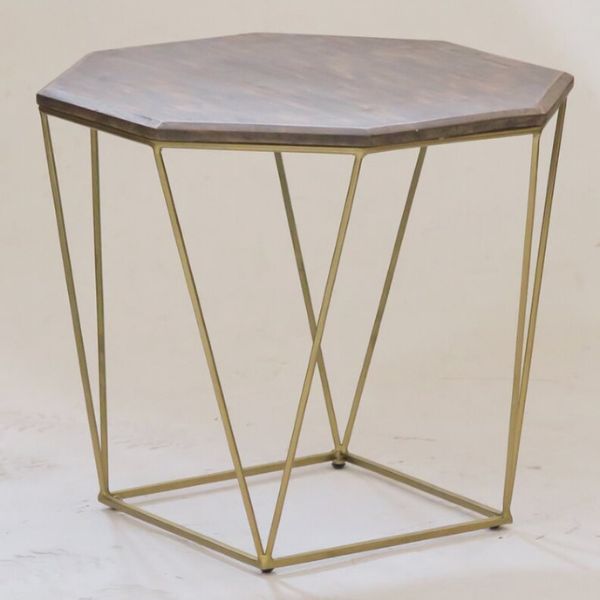 八角形のデザインが特徴的なサイドテーブル